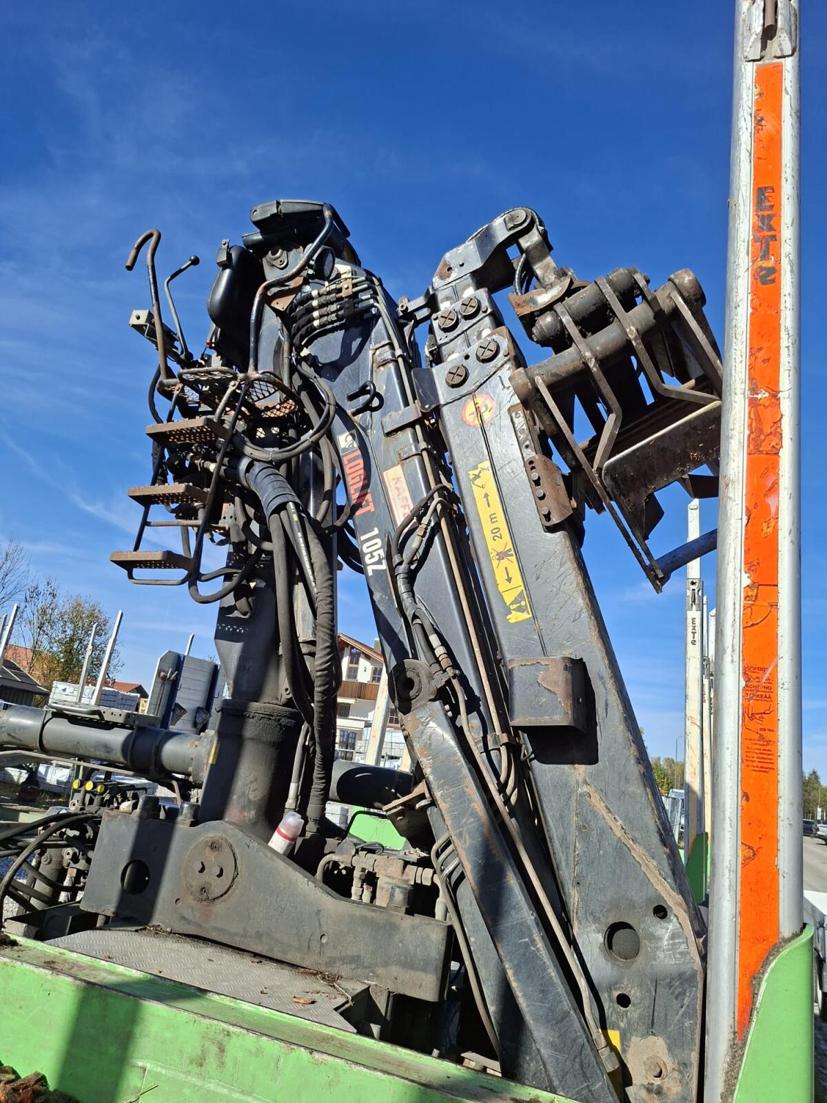 Holztransporter mit Anhänger 1