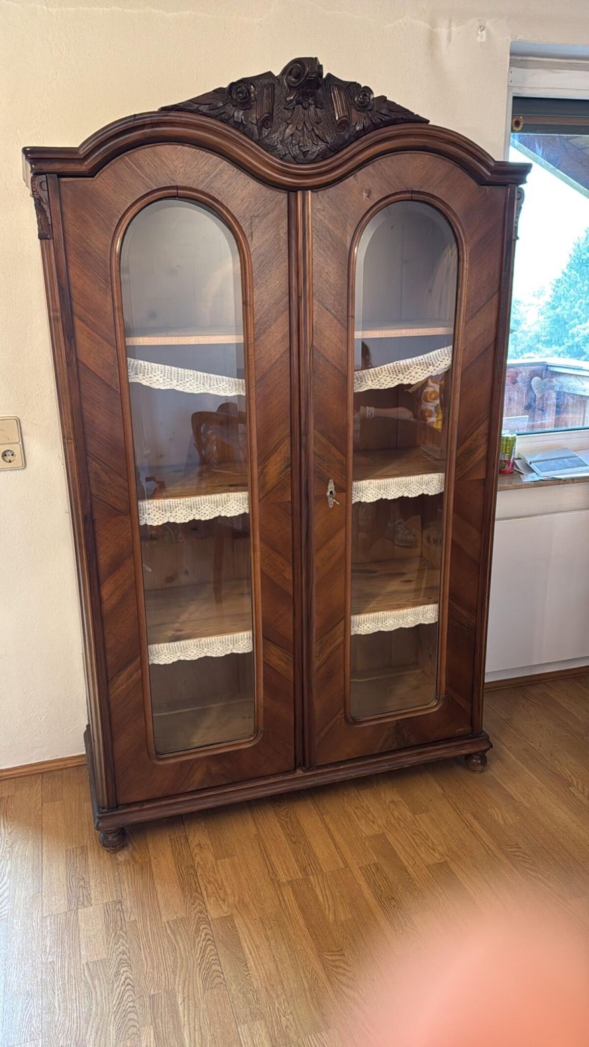 Massiver Kiefernkasten, Nusskasten 2