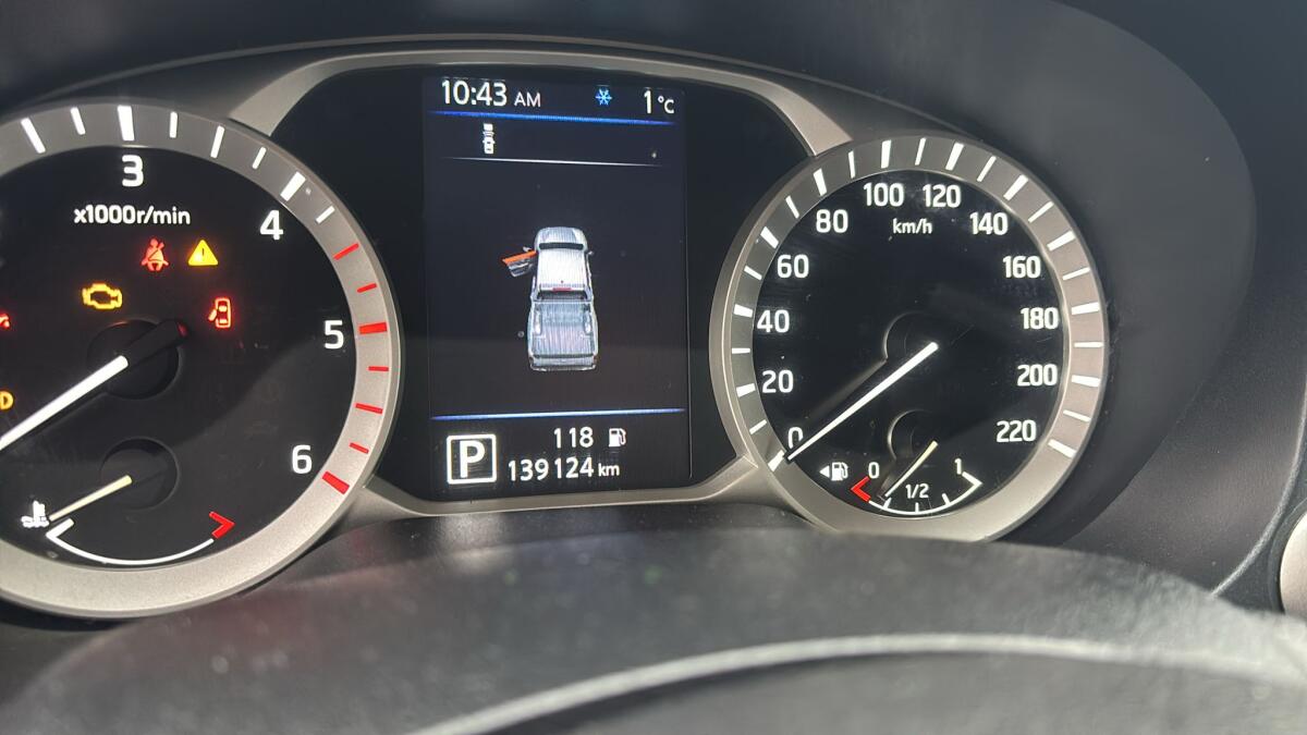 Nissan Navara N-Guard Double Cap 1