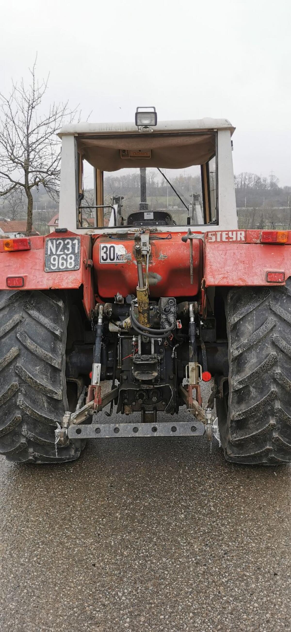 Steyr 8120 H vollhydr. Frontlader 3