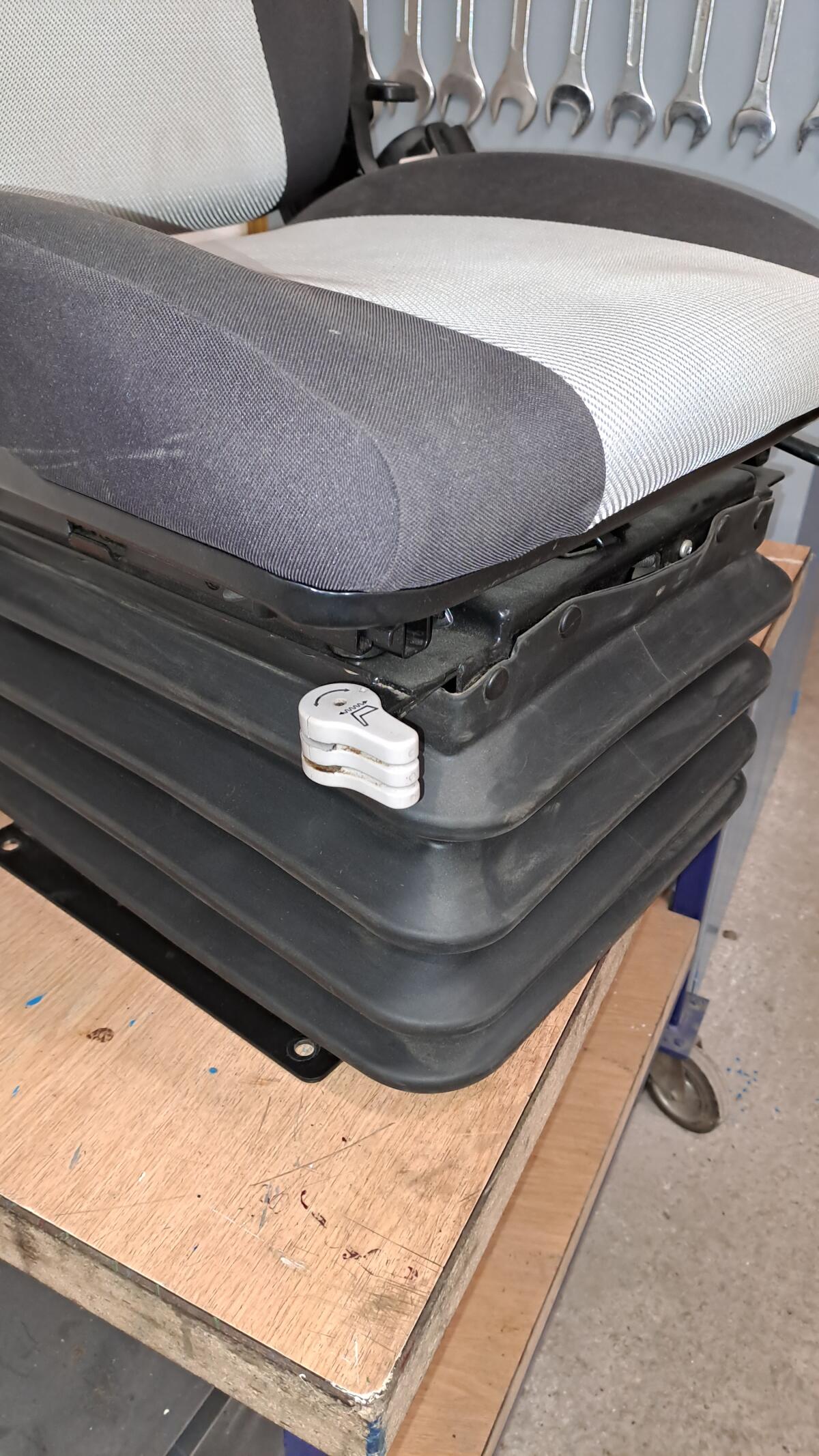 Verkaufe  Traktorsitz 2