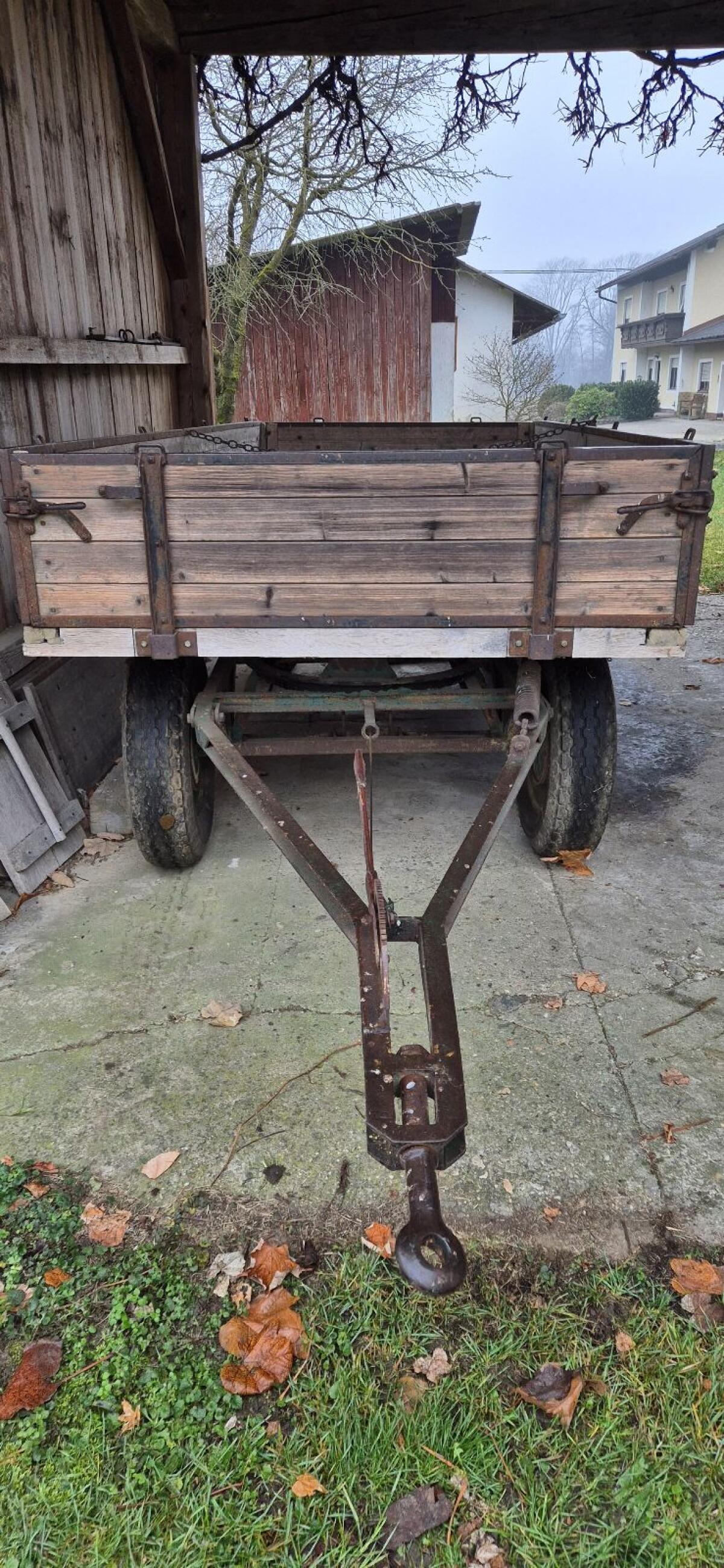 Anhänger mit Holzbordwand 1