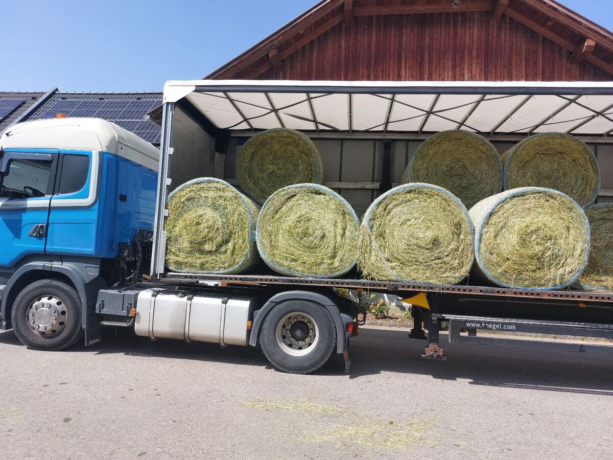 Verkaufe Warmluft getrocknete Rundballen 2