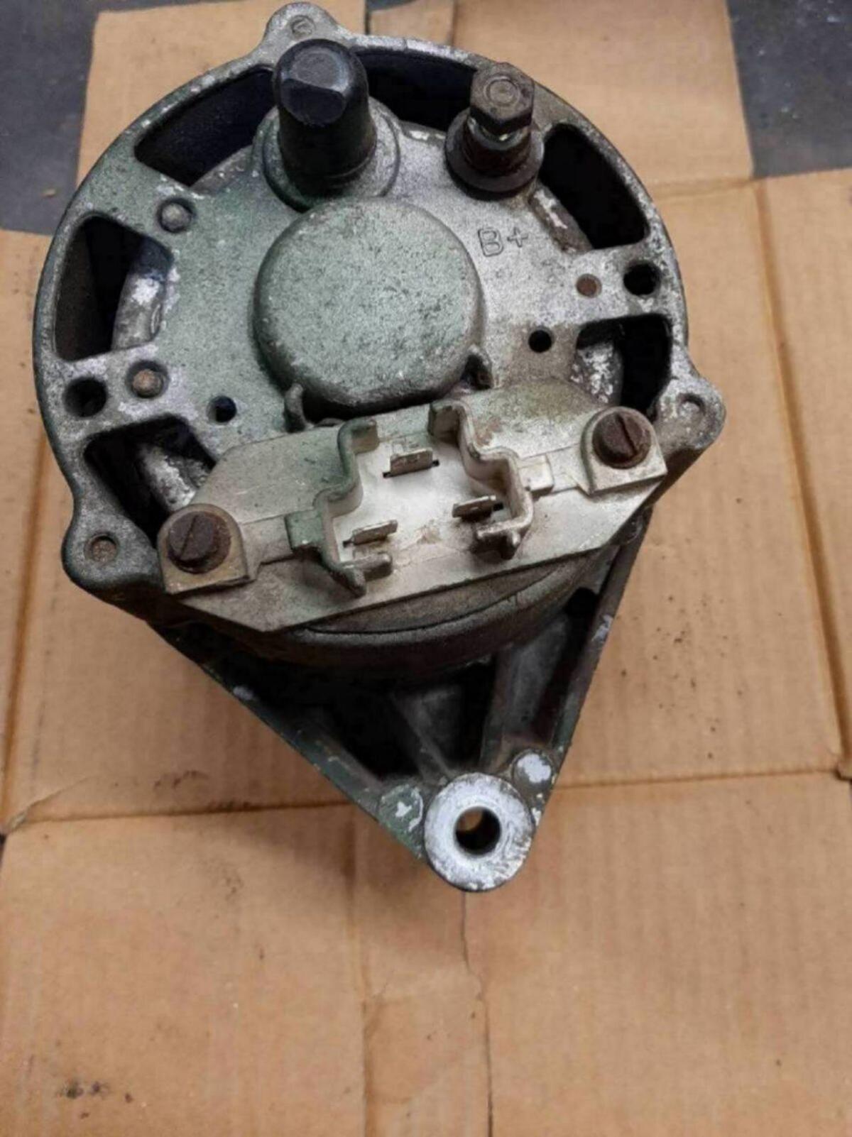 Defekte Bosch Lichtmaschine für Deutz Traktor 3