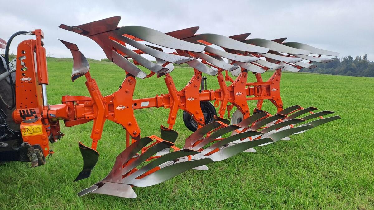 4-Schar Pflug Kuhn Multimaster 113 4ET, 4-Schar Wendepflug 1