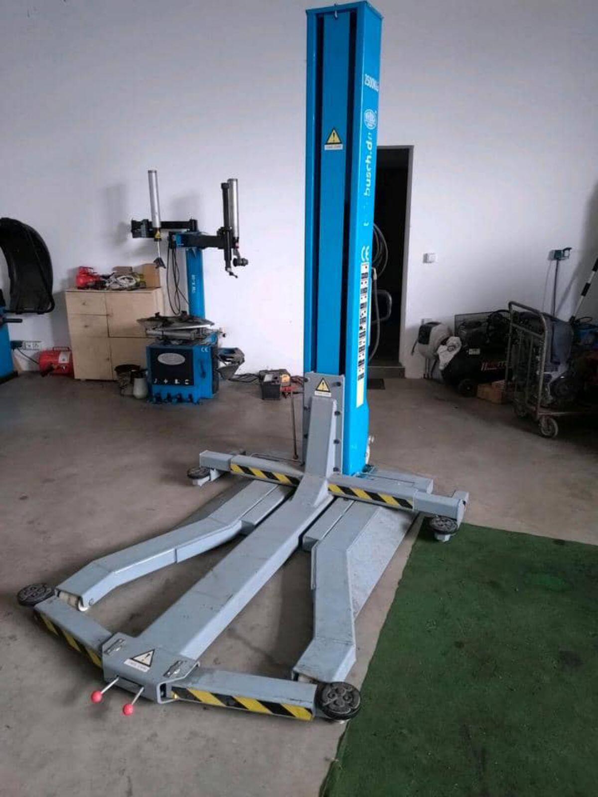 Twinbusch 1-Säulen-Hebebühne 2,5 t 1