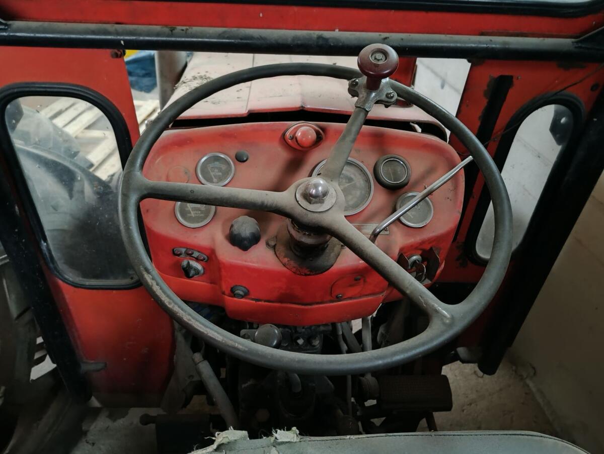 Massey Ferguson 135 2