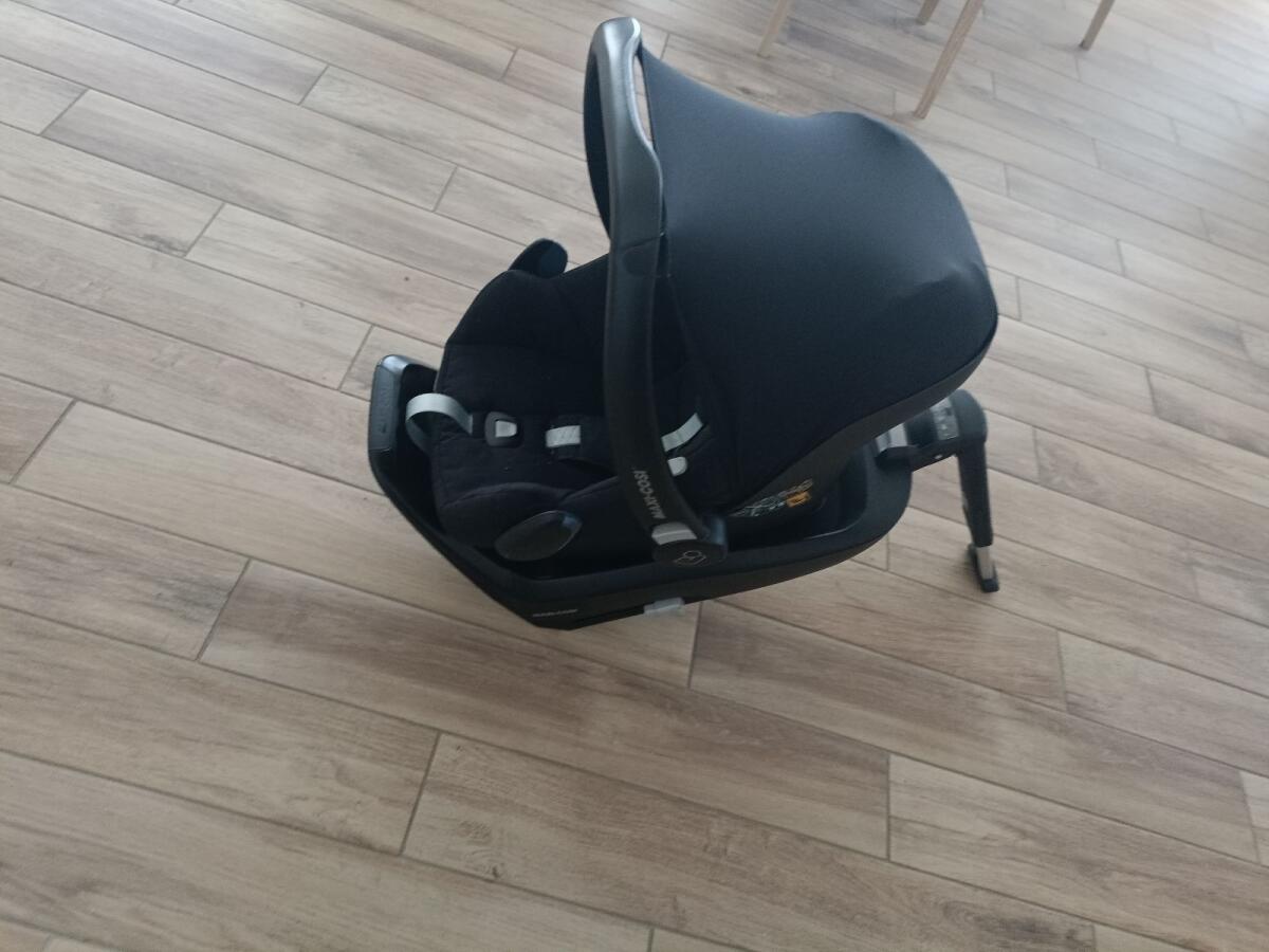 Maxi Cosi mit Isofix Station 1