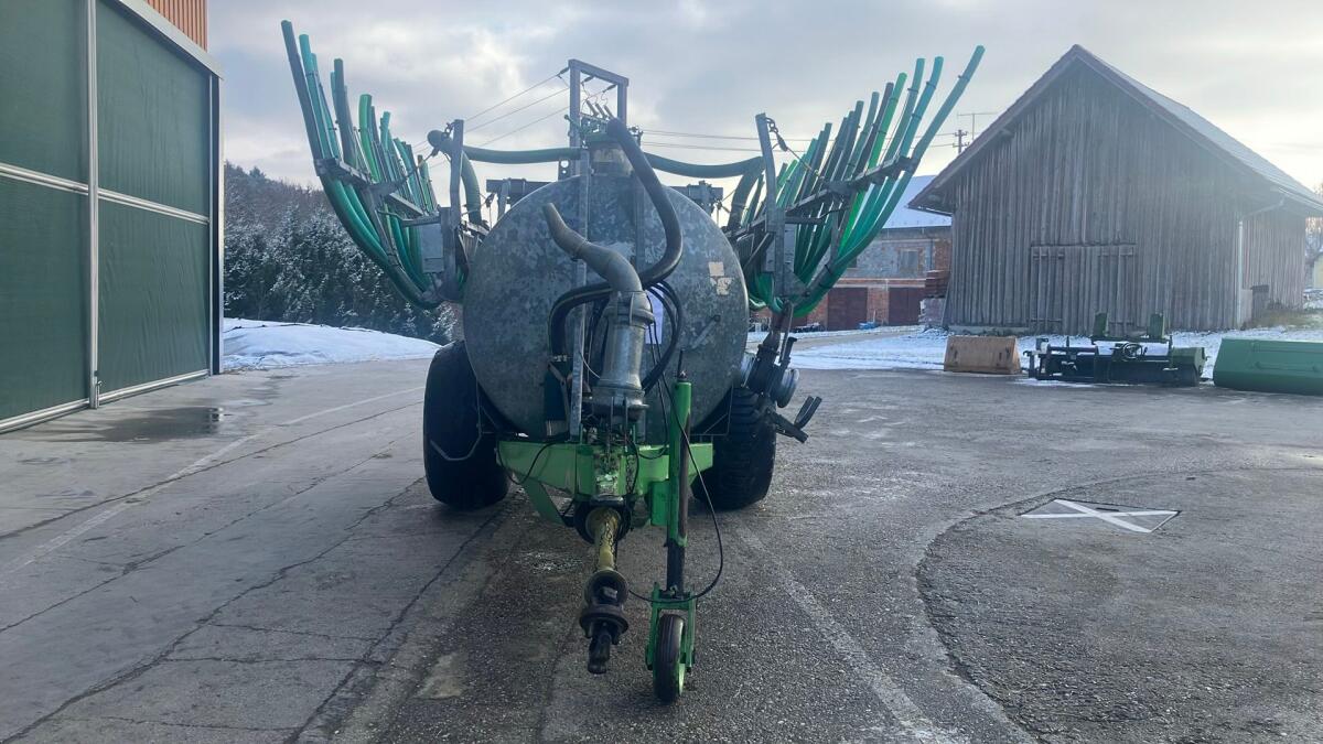 Verkaufe Bauer VA 58 Güllefaß mit 10 m Schleppschlauchverteiler 2