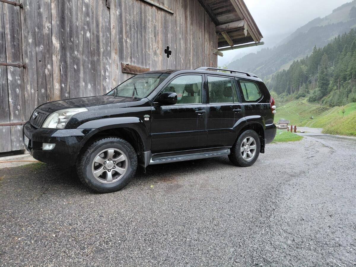 Toyota Landcruiser 3