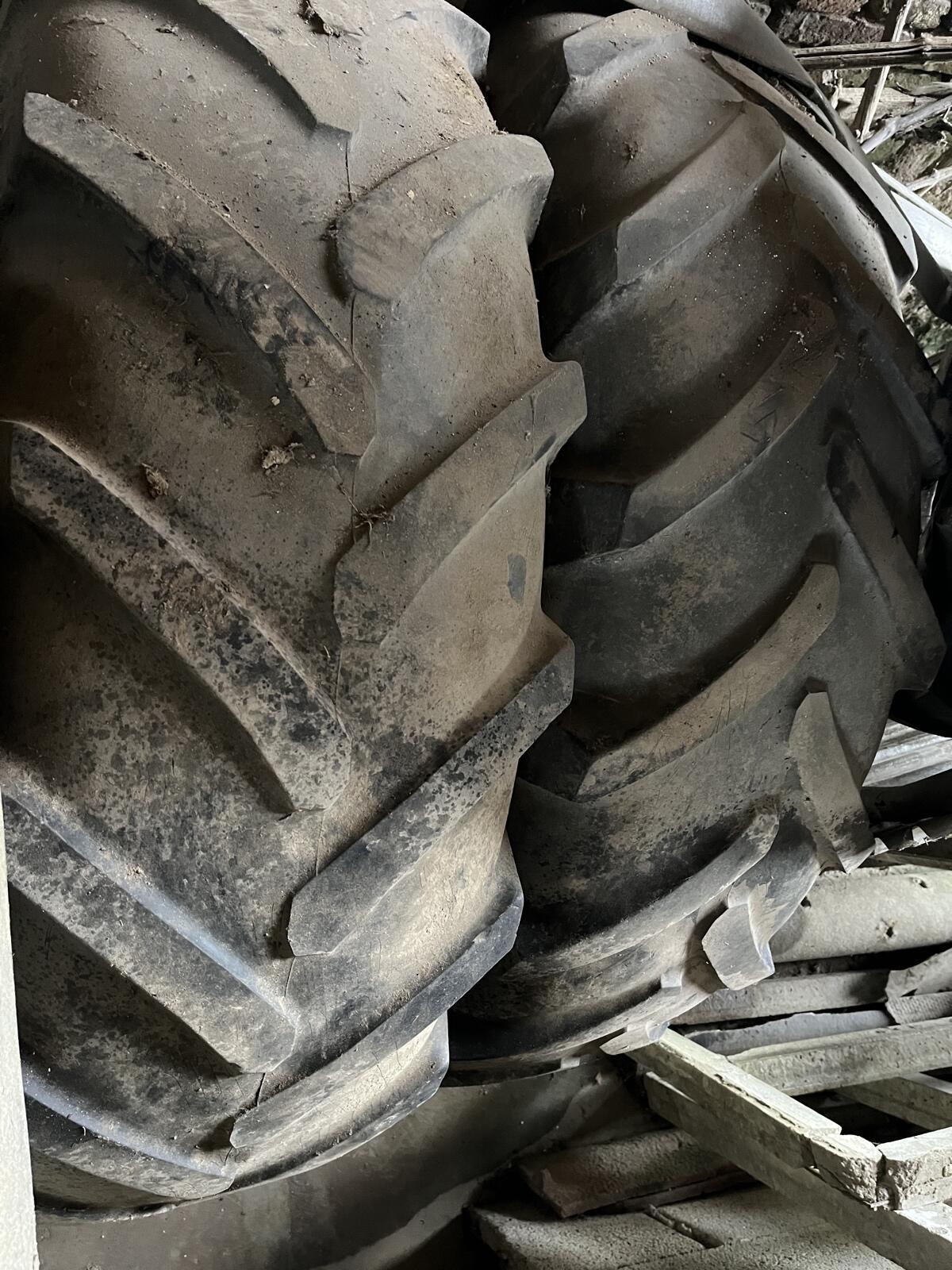 Kompletträder 420/85R34 1