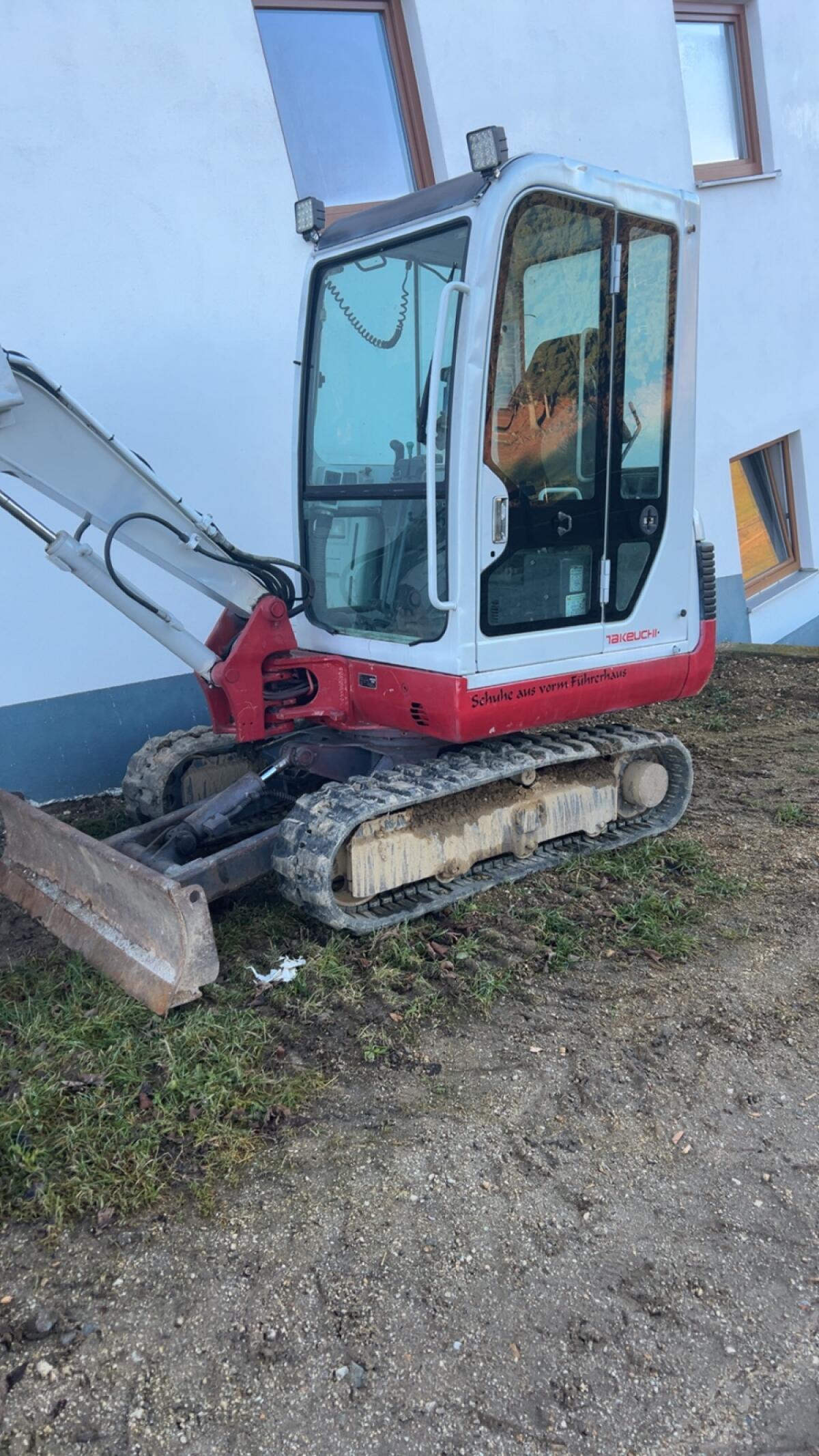 Bagger Takeuchi TB125 2