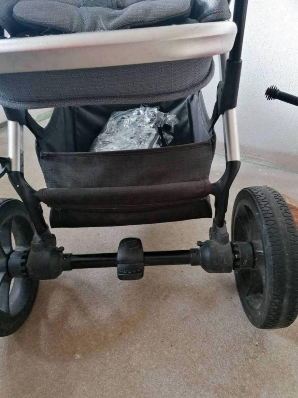 Moon Kinderwagen Nuova 1