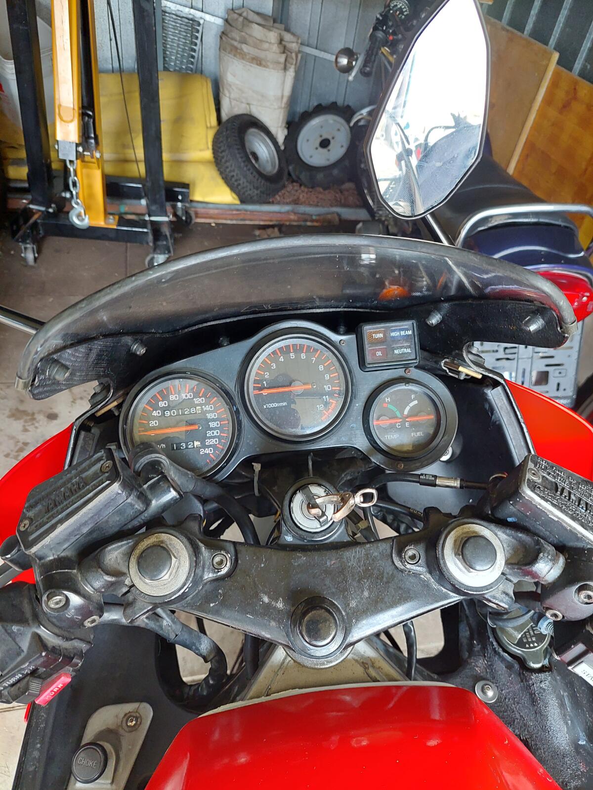 Yamaha FZ 750 Genesis 1