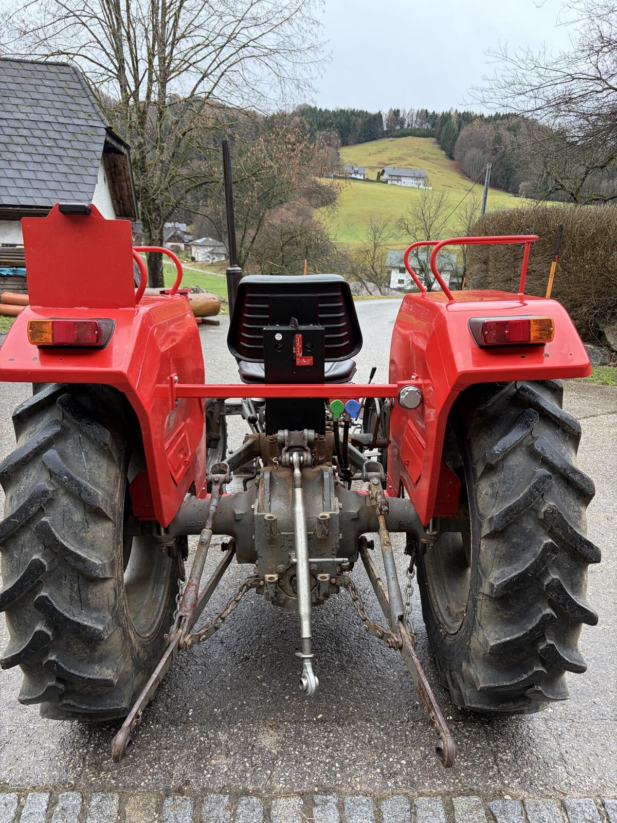 Massey Ferguson 135 2