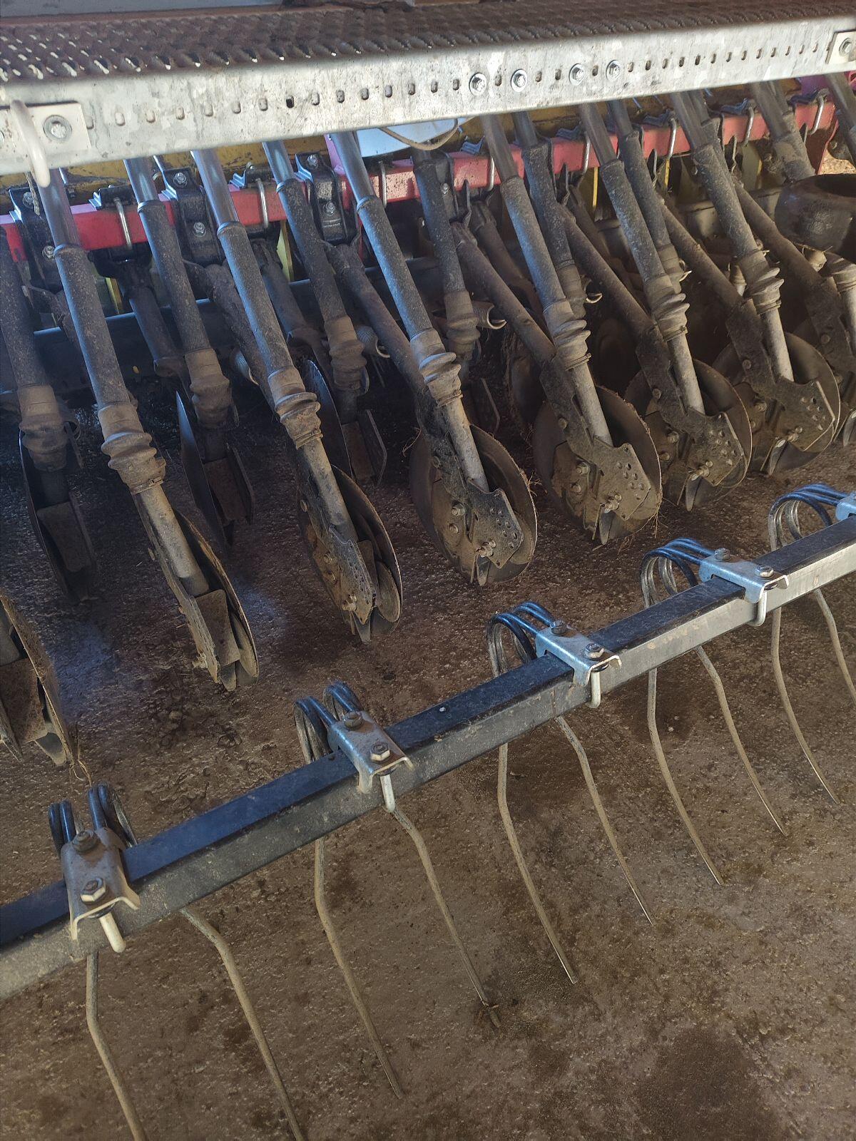 Saatkombi Pöttinger Vitasem 302A und Lion 301 3