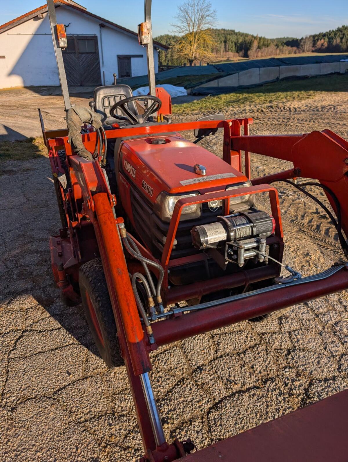 Kubota B2100 2