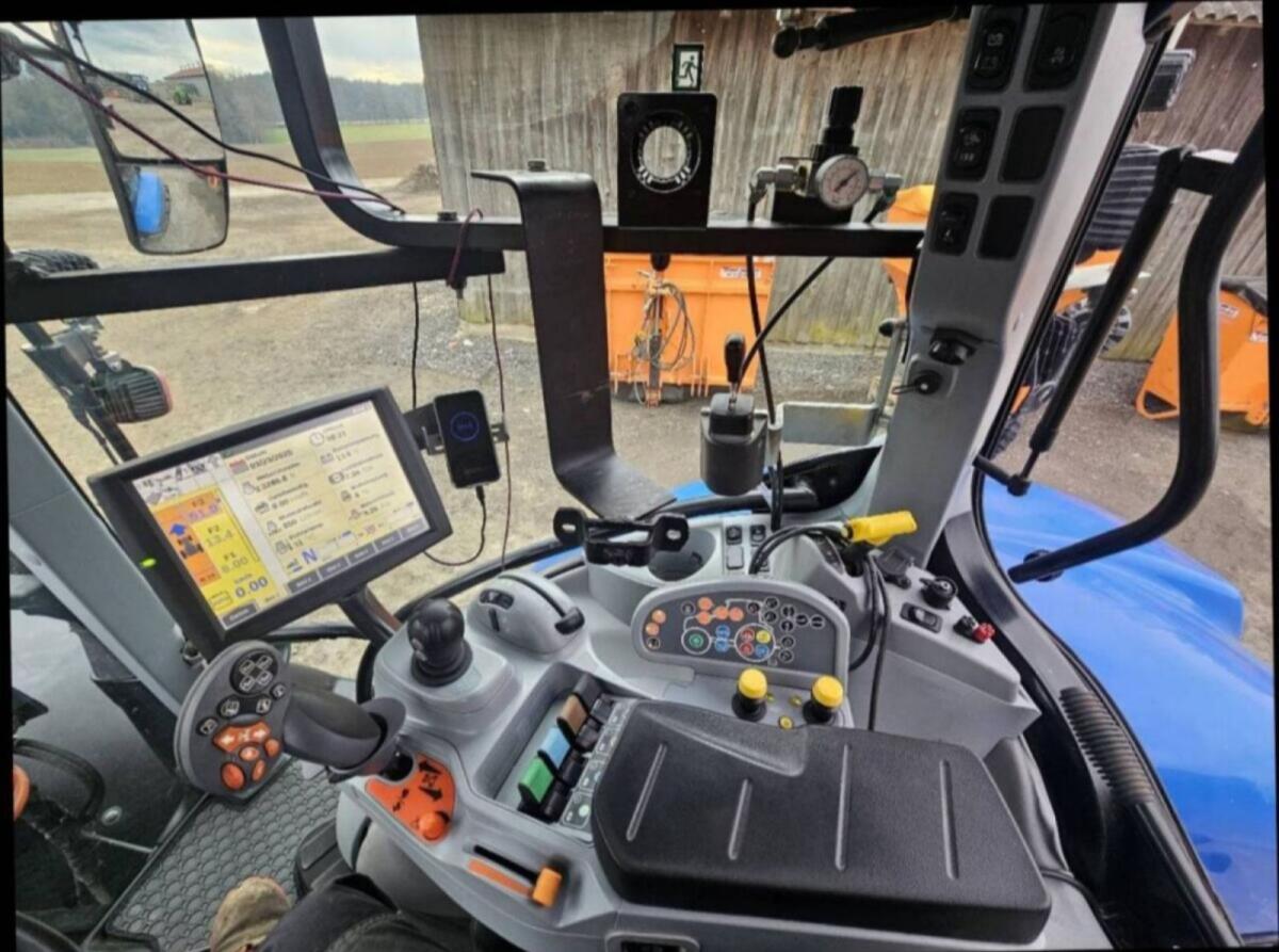 New Holland T6.180 2