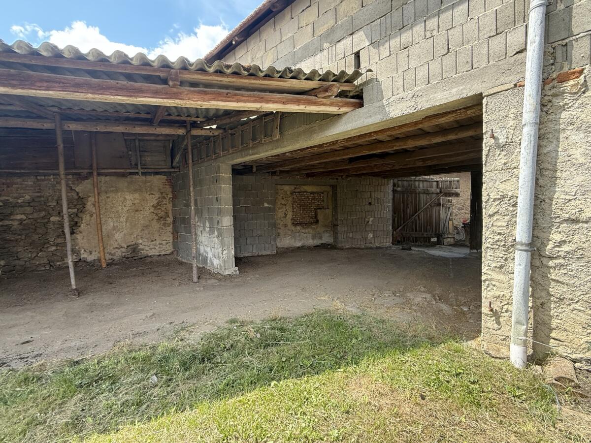 Bauernhaus mit vielen Nebengebäuden 2