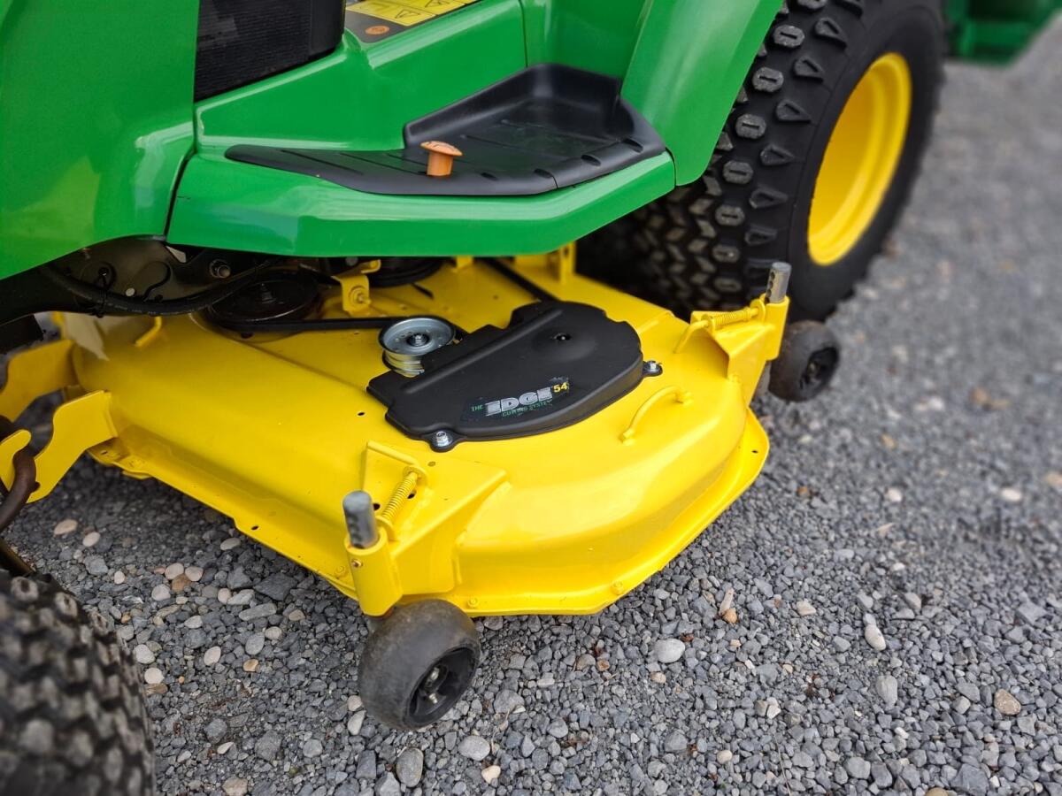 John Deere 4x4 Diesel Rasentraktor X595 3