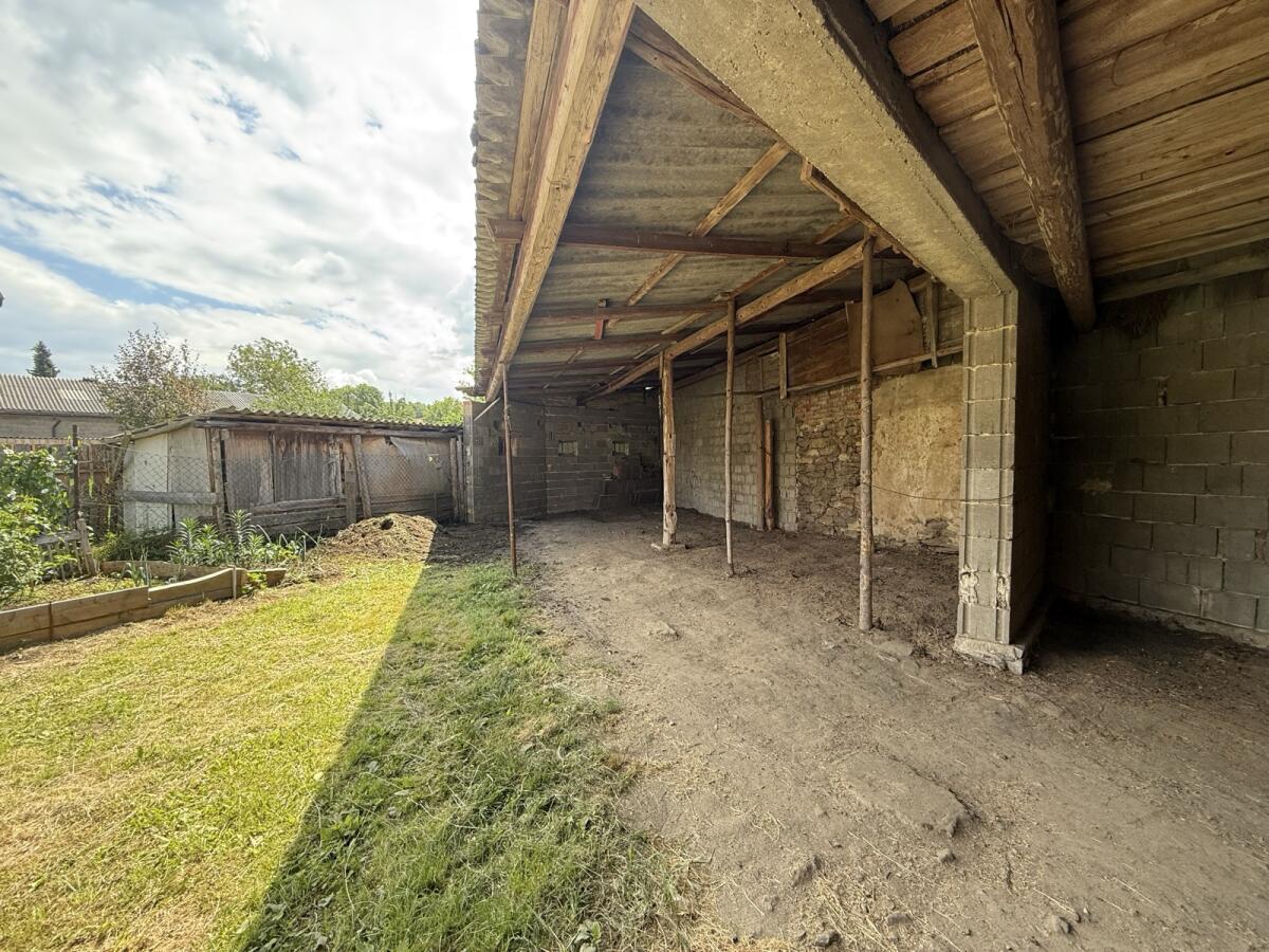 Bauernhaus mit vielen Nebengebäuden 3