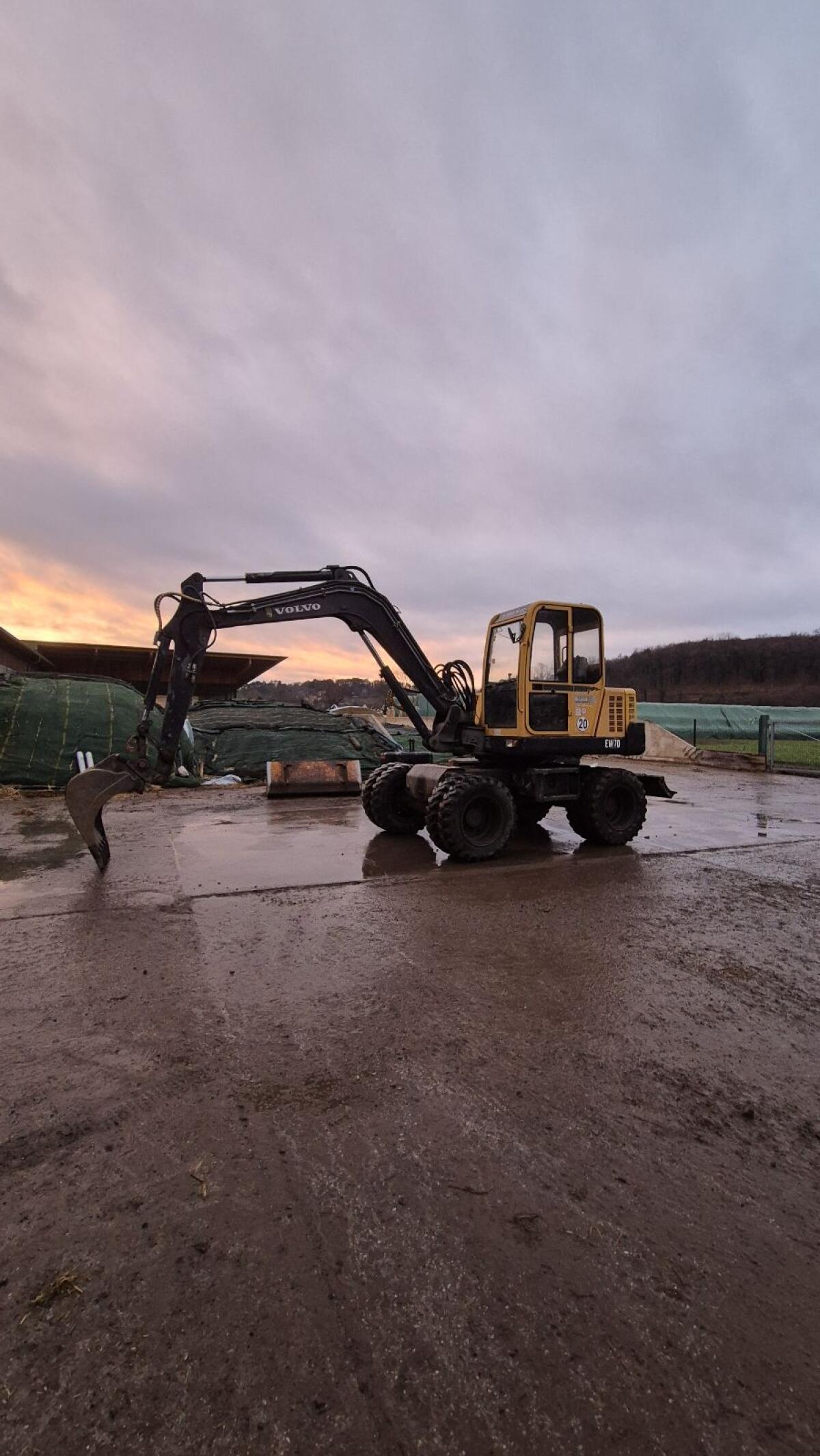 Verkaufe Radbagger Volvo EW 70 1