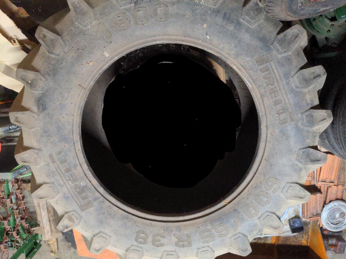 Pirelli Reifen 600/65R38, 540/65 R24 1