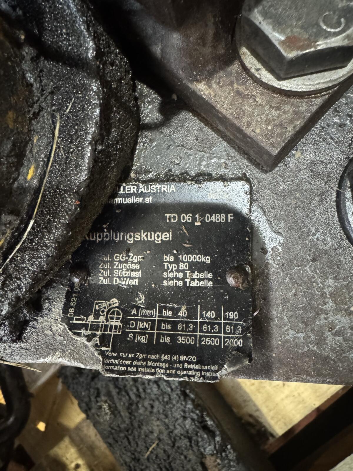 Anhängeschlitten Valtra 3