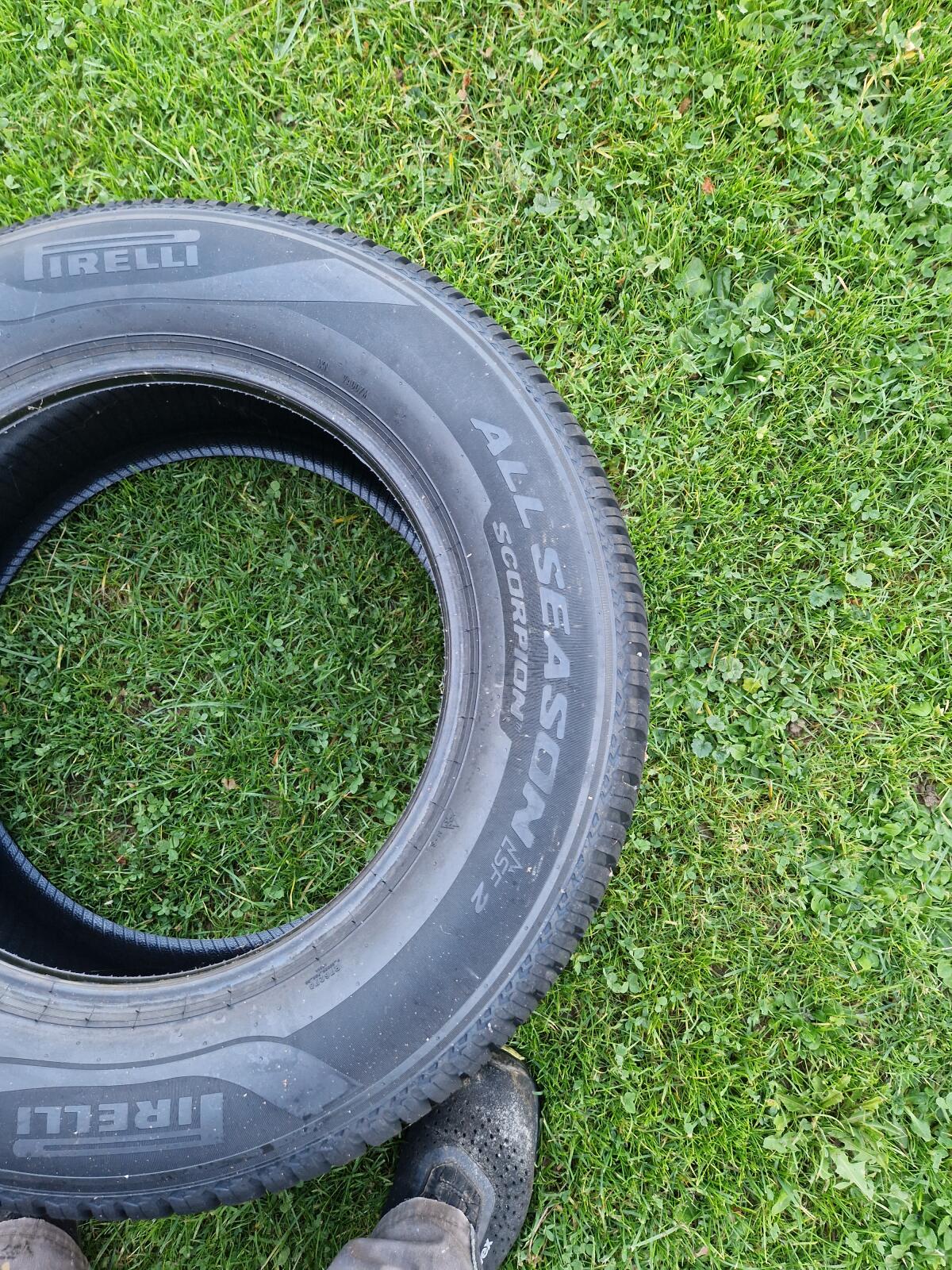 Ganzjahresreifen 265/60/18 2