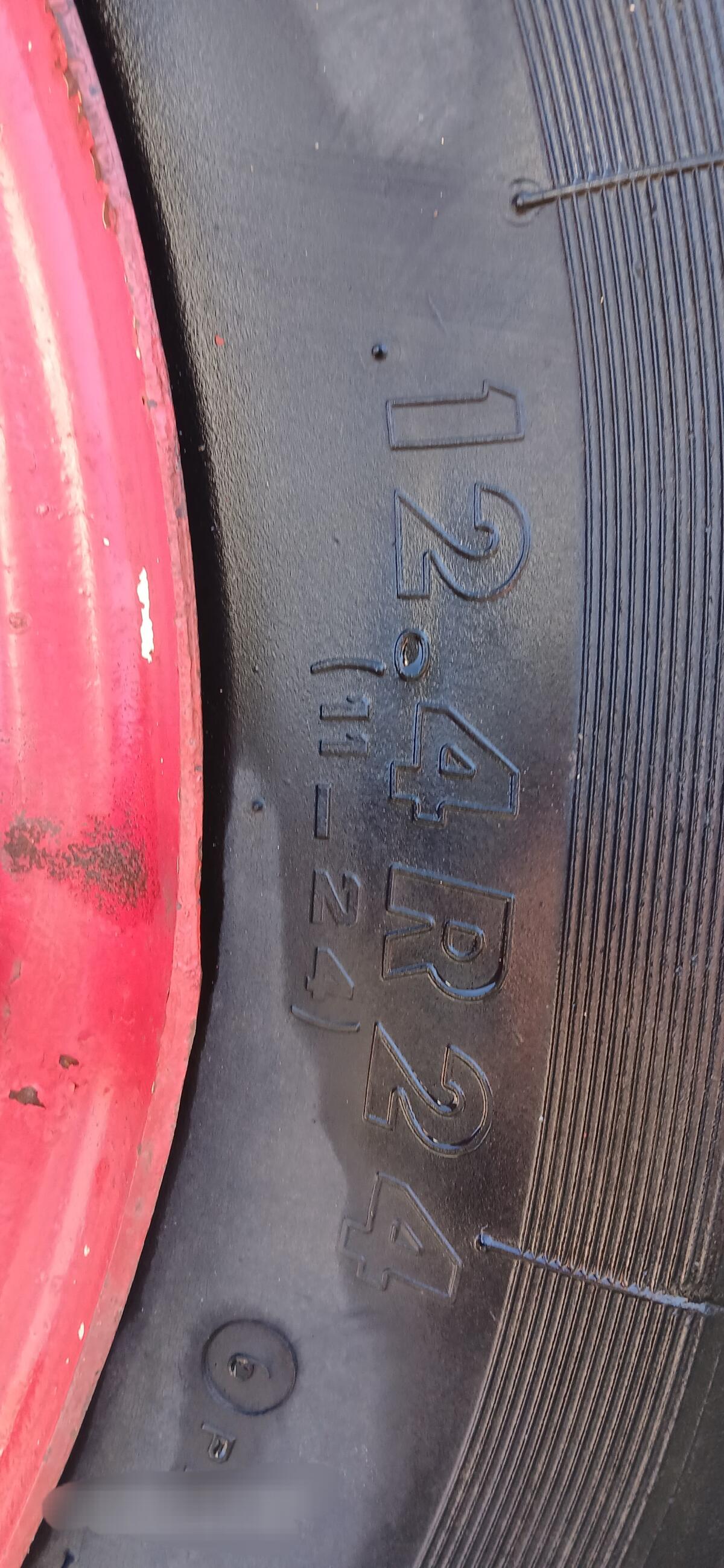 Schilter UT, Zwillingsreifen, 24 Zoll, 20 Zoll 2