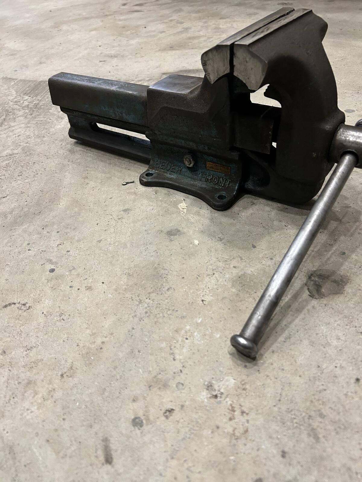 HEUER Schraubstock 140 1