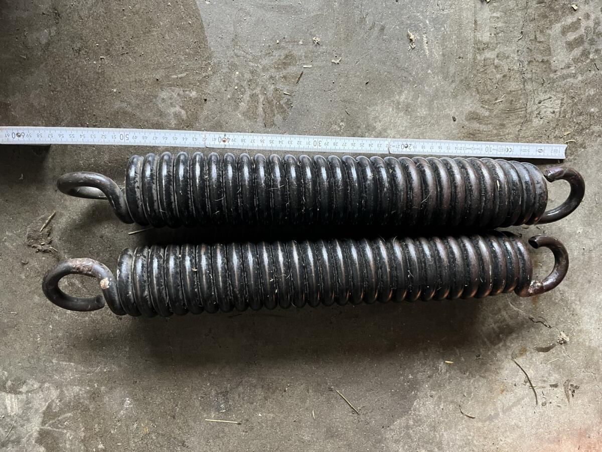 Entlastungsfeder für Frontmähwerk 2