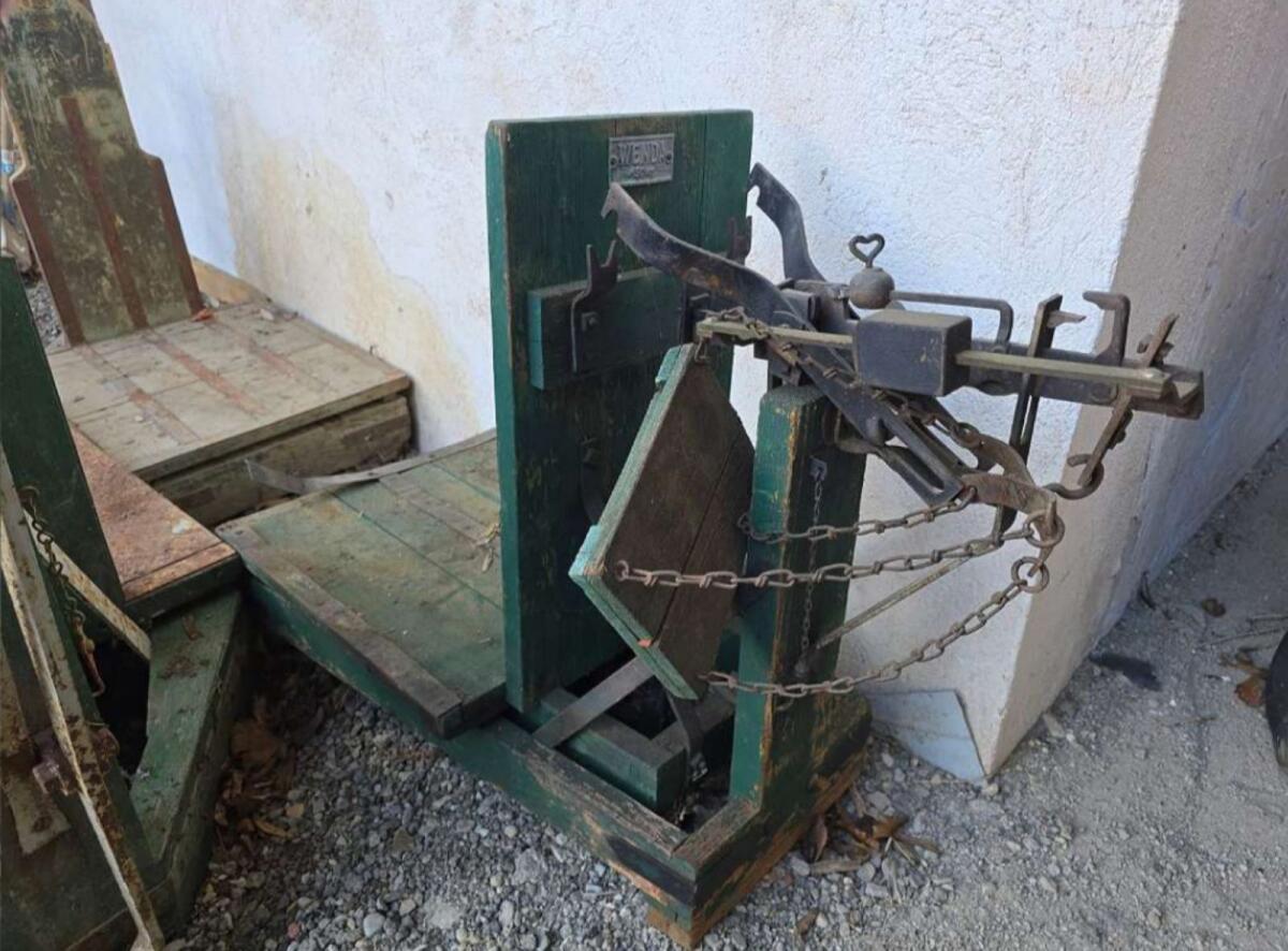 Verschiedene alte Waagen 3