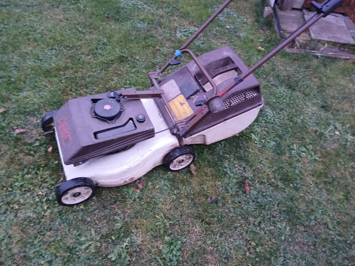 Rasenmäher 2