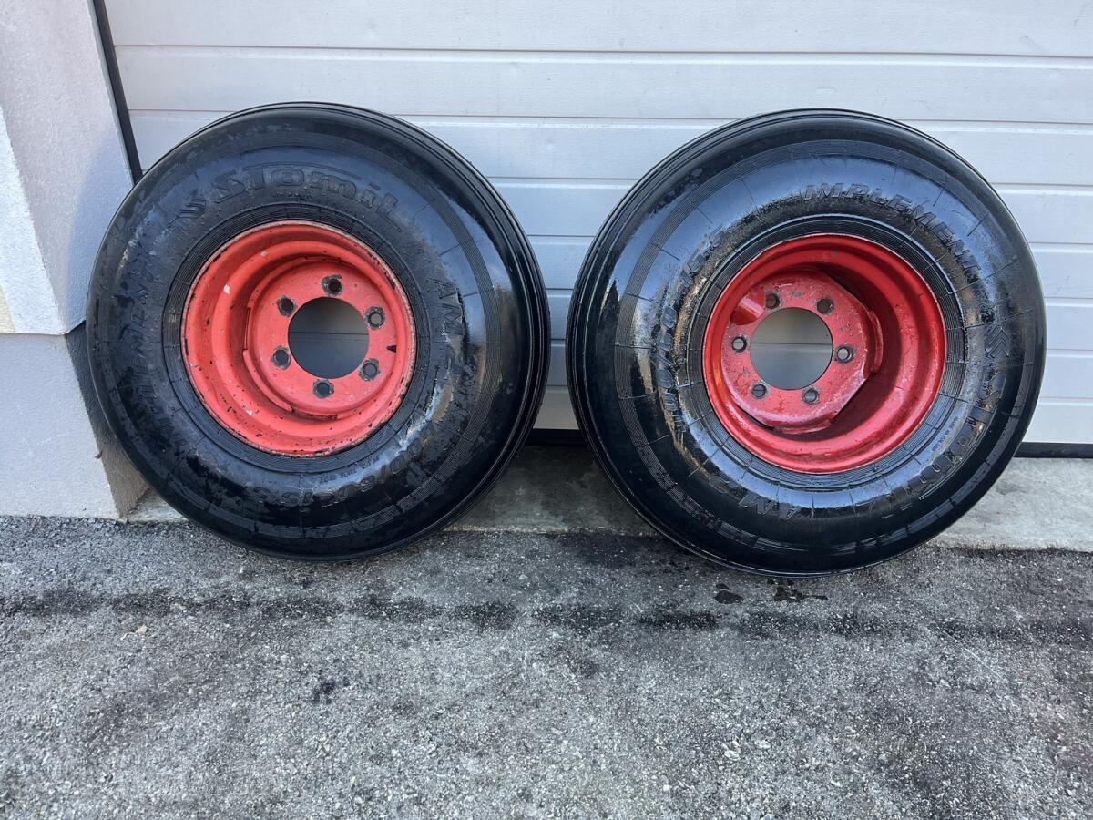 Reifen Stomil 400/60-15.5 mit Felge 1