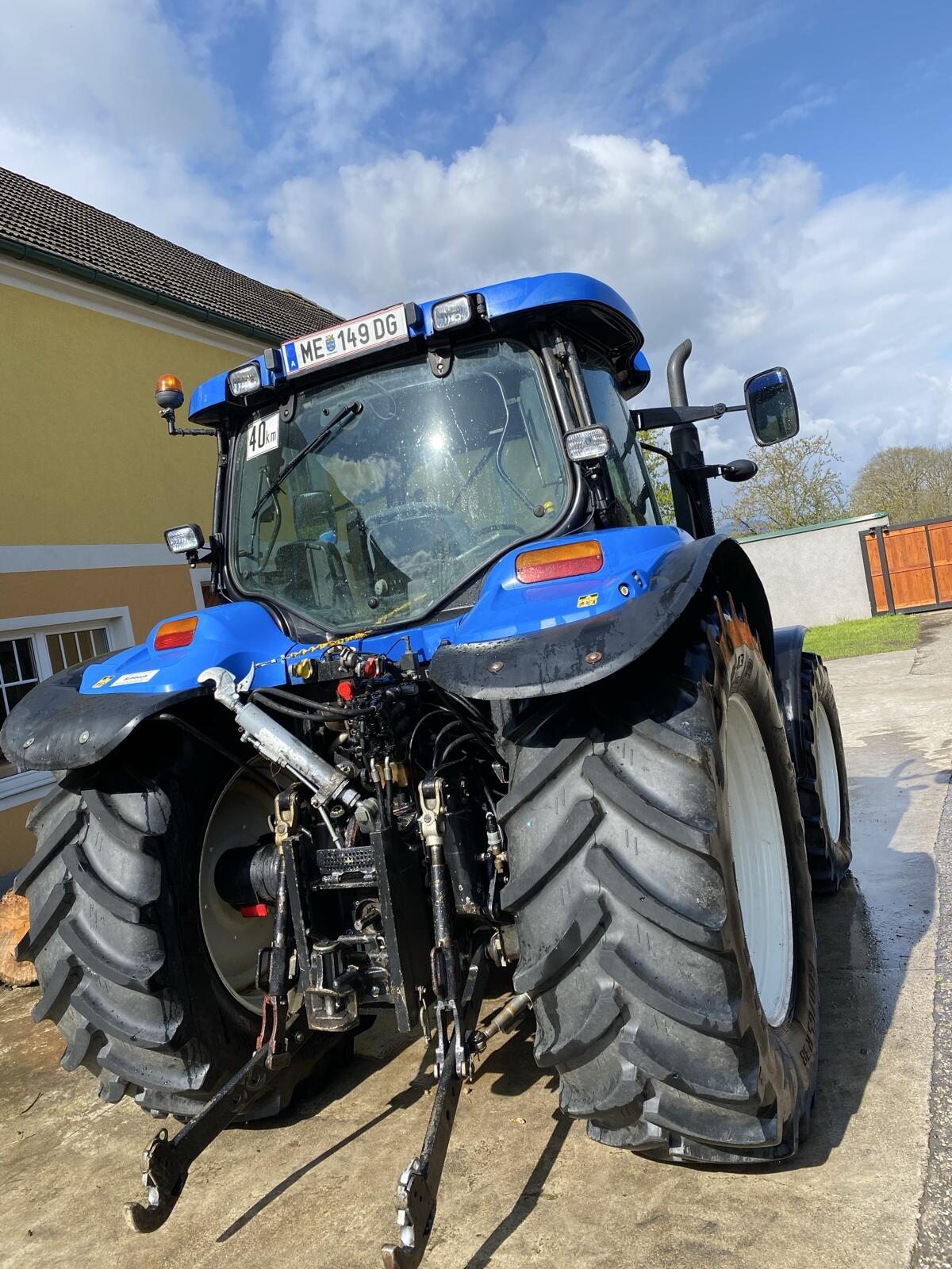 New Holland T6020 Elite 3