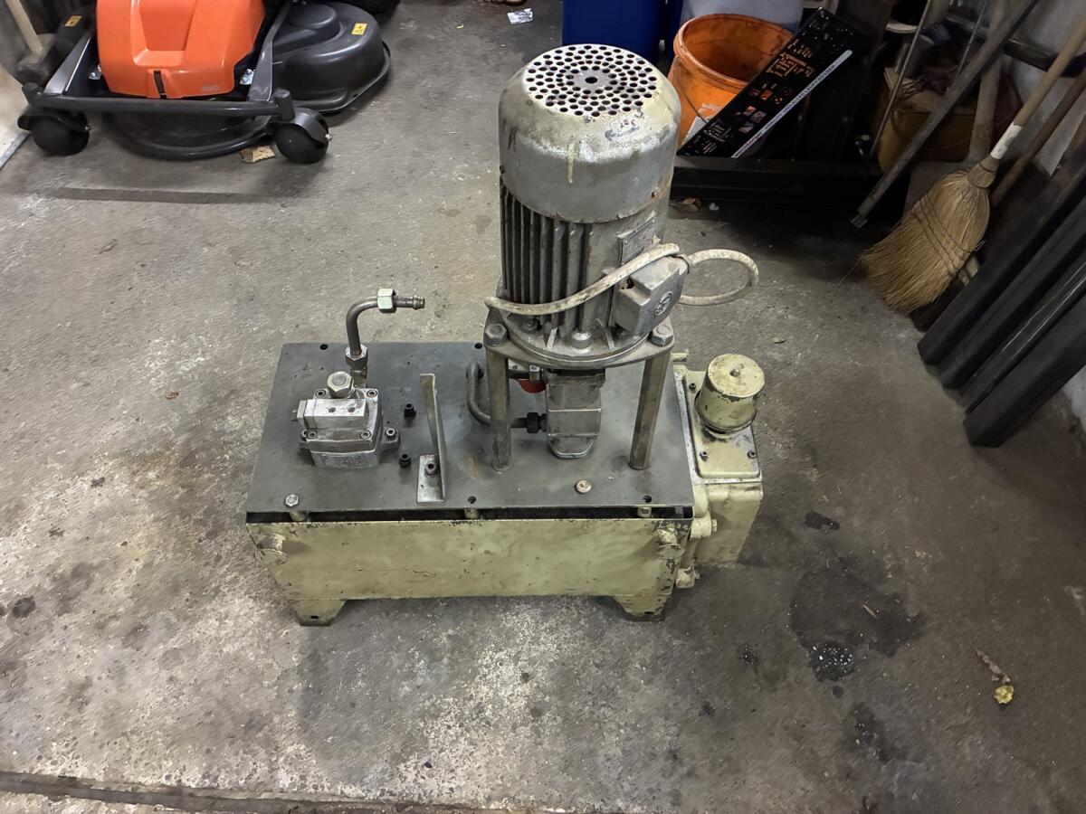Hydraulik-Aggregat 1