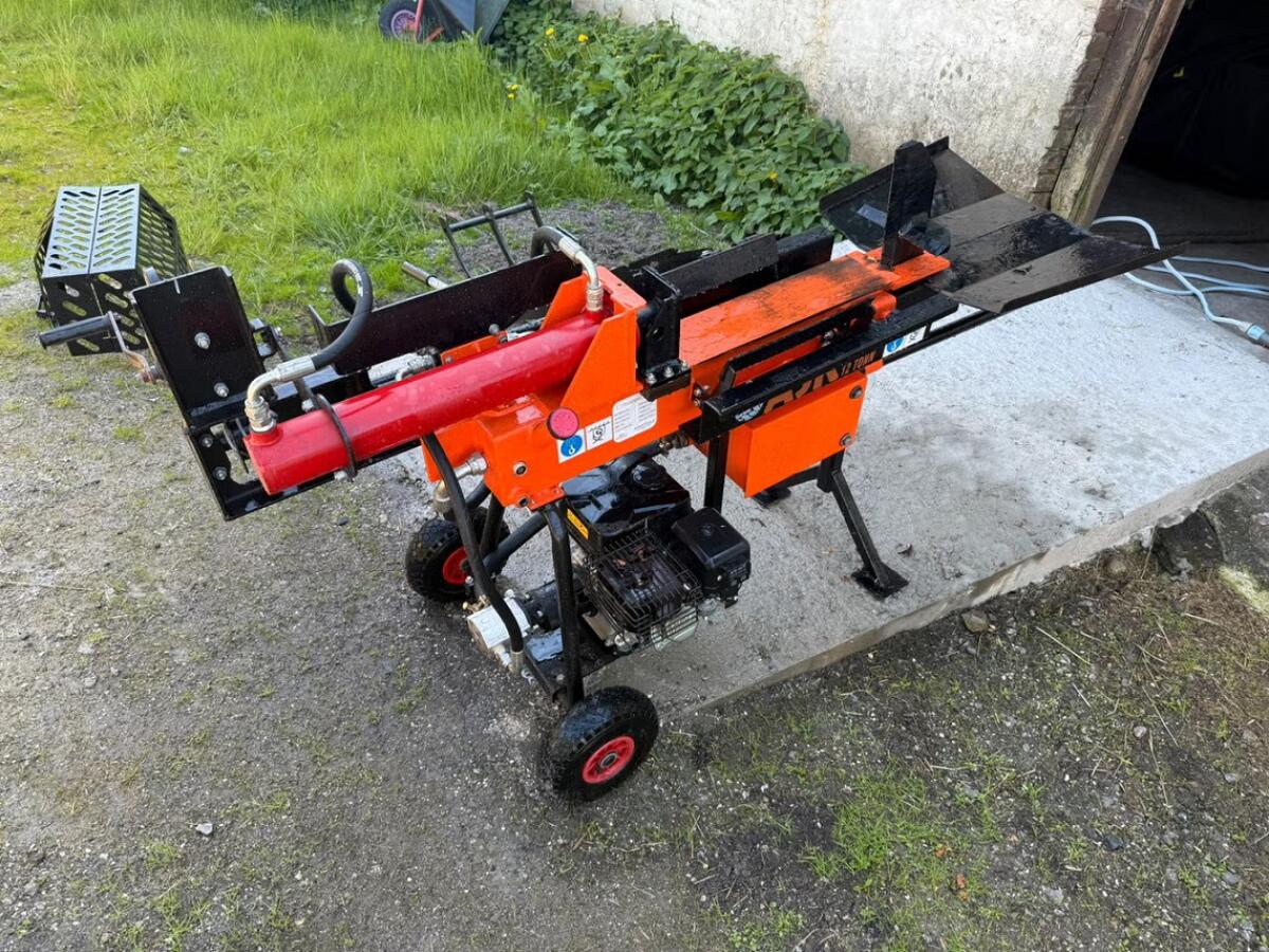 ASK 12 t Holzspalter 3