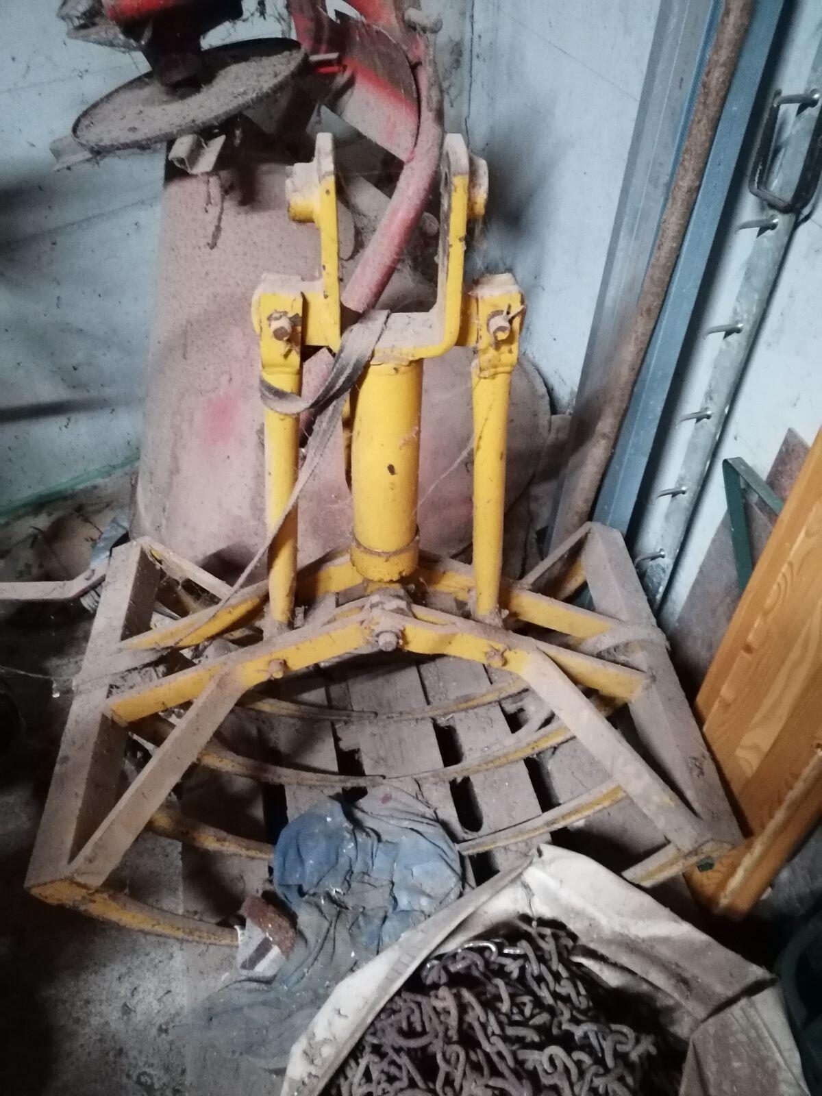 Forstkran, Heckbagger, 3-Punkt-Kran, Mistkran 2