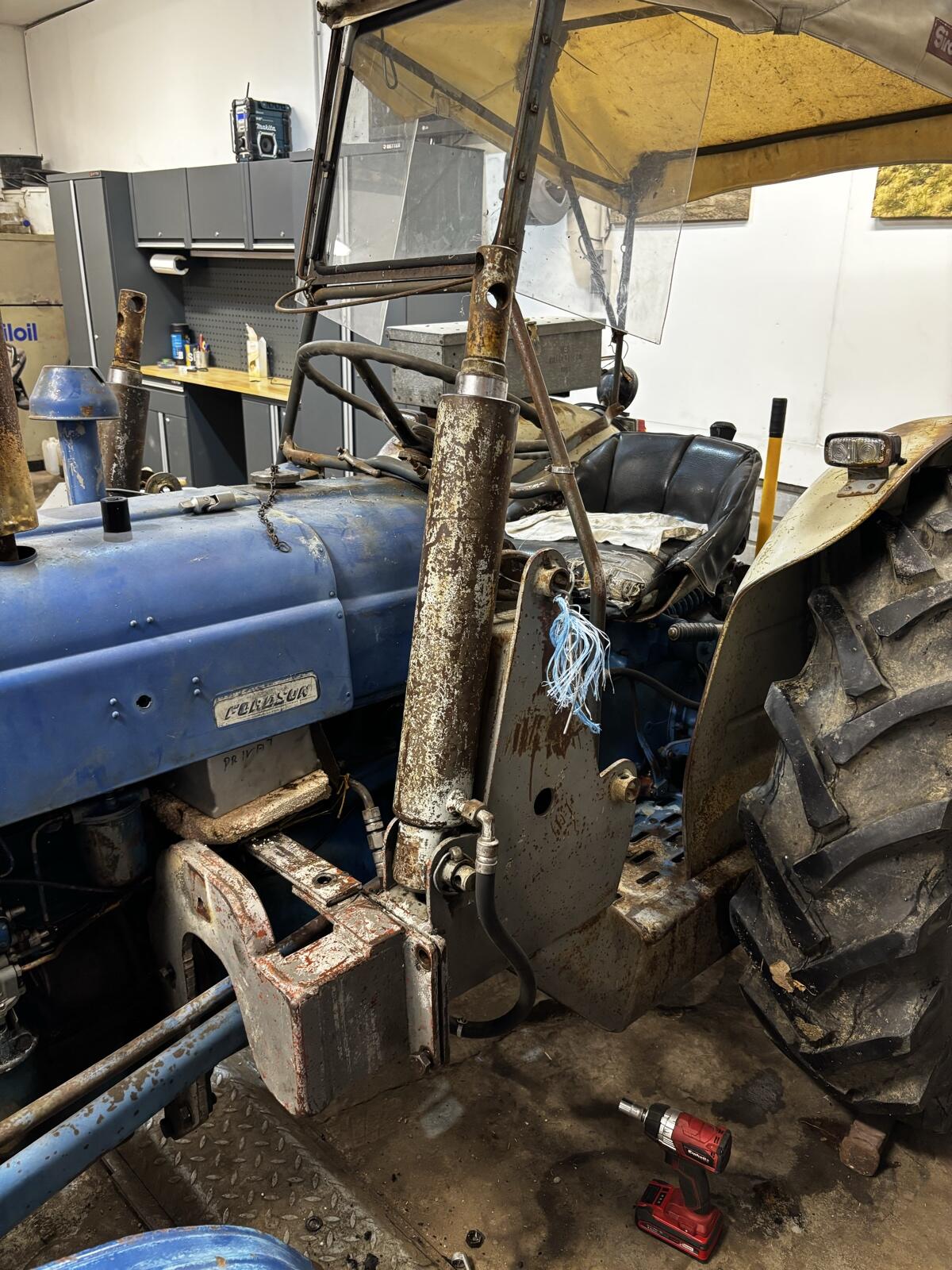 Frontlader für Ford Super Dexta 2