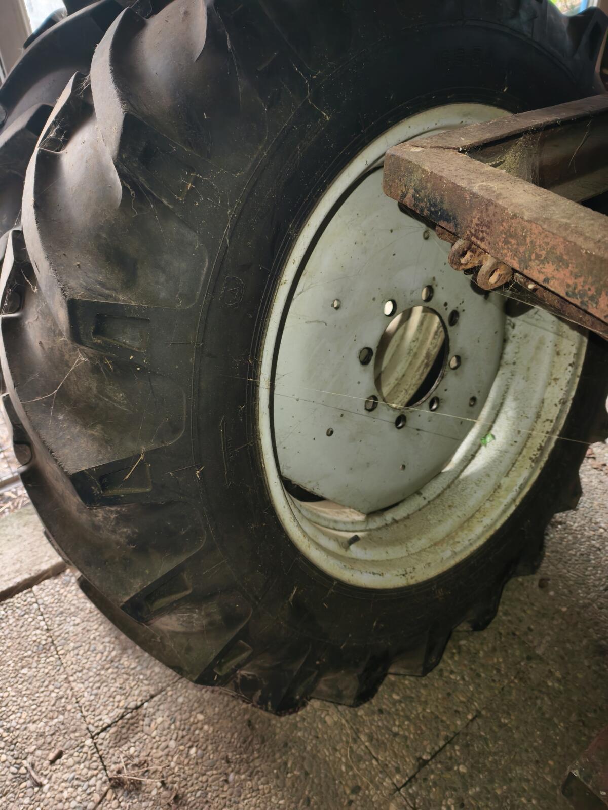 Verkaufe Traktorreifen 16.9-34 2