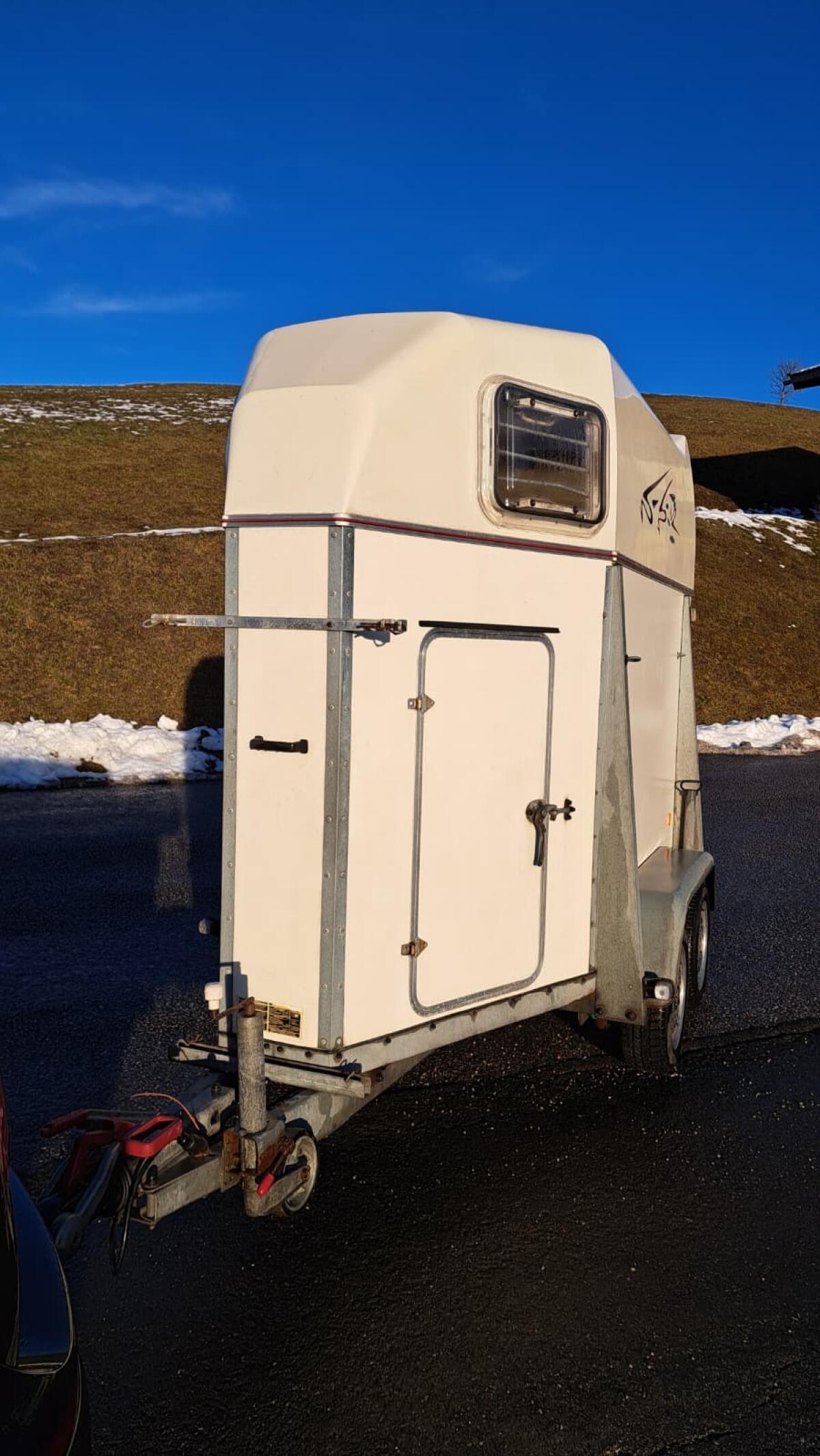 Pferdeanhänger 1 1/2 3