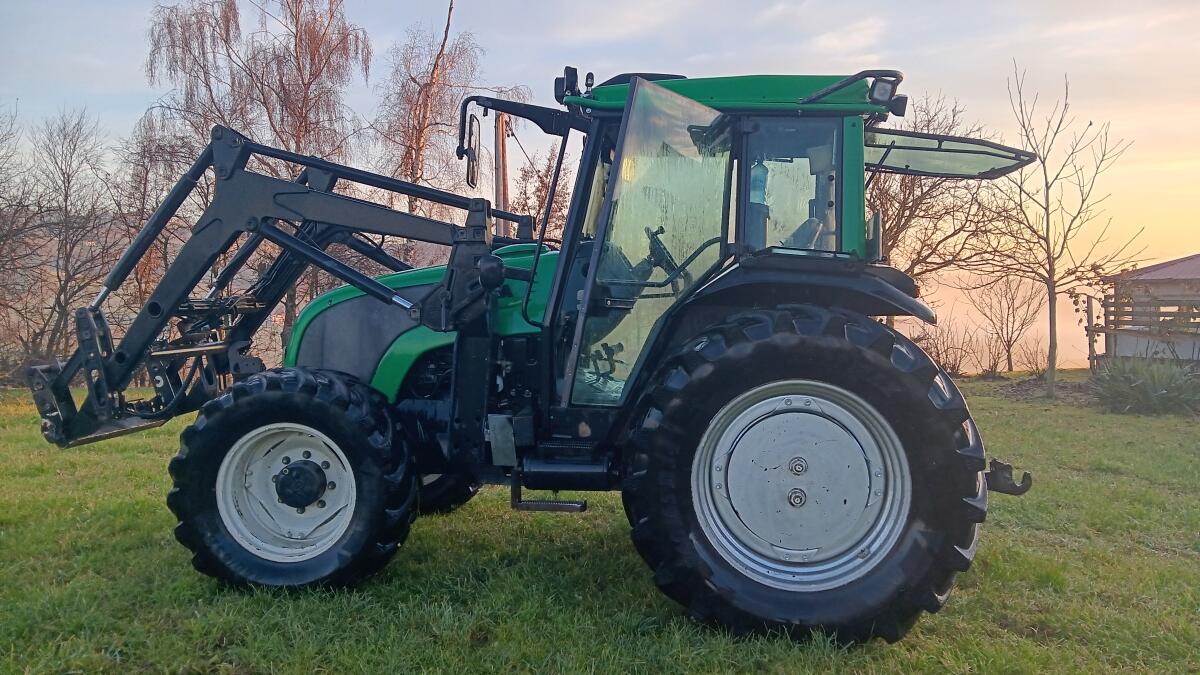 Valtra A95 mit Frontlader 1