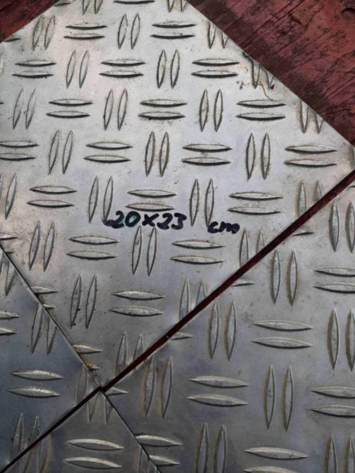 Alu-Blechreste Tränenblech 2