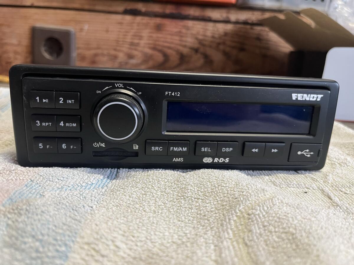 Einbauradio Fendt 1