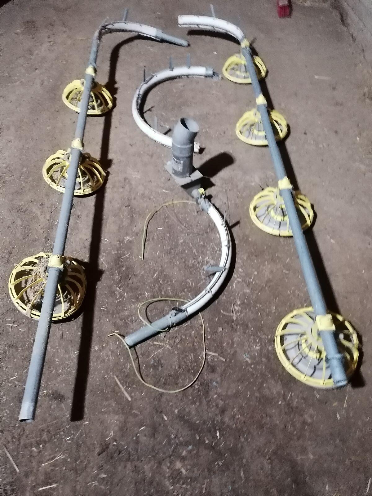 Verkaufe eine automatische Fütterungsanlage Geflügel Hühner 2