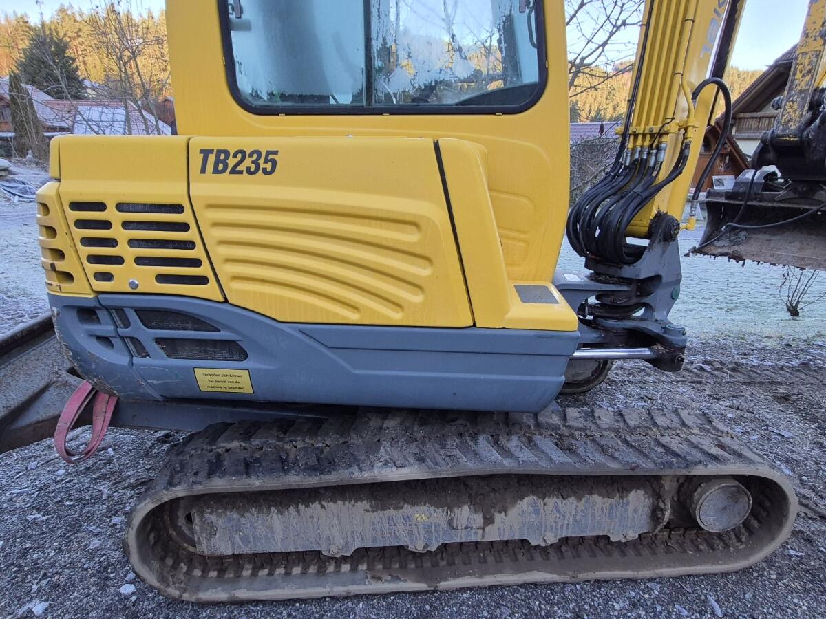 Verkaufe TB235 3