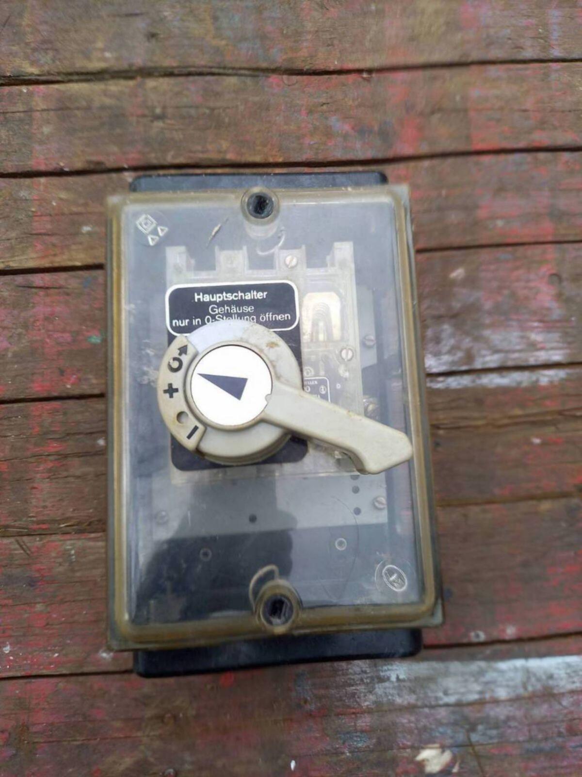 Gebrauchter Elektro-Hauptschalter 1