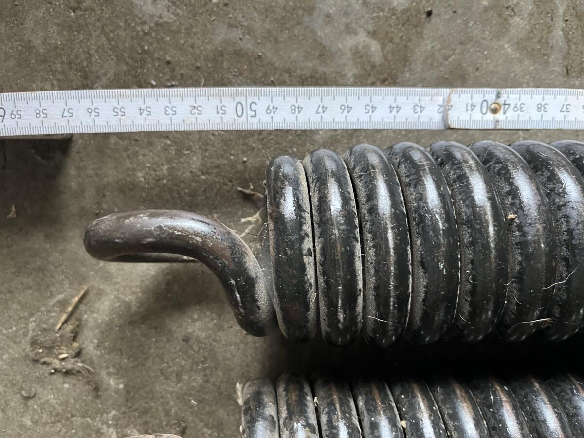 Entlastungsfeder für Frontmähwerk 3