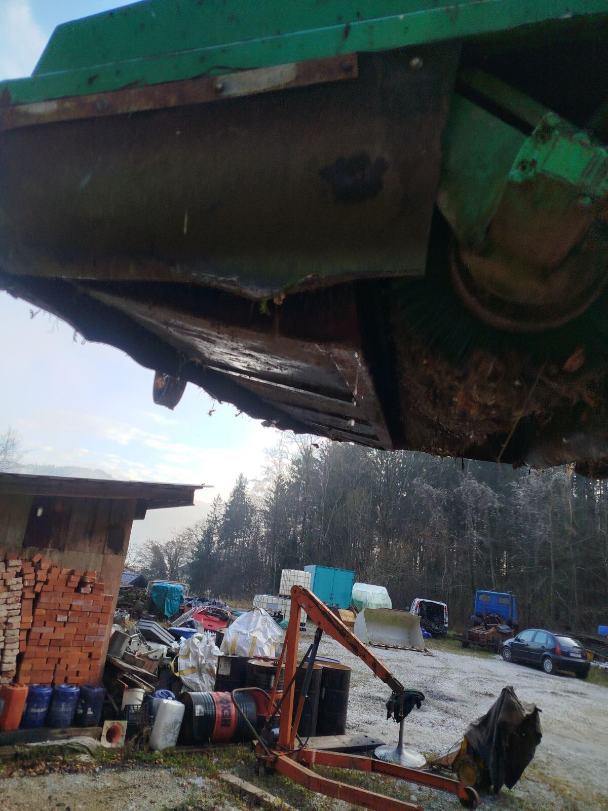 Metla - Priključek cestni pometač 3